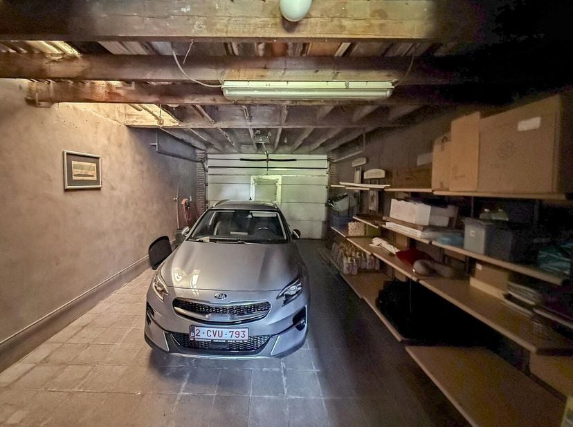 Prachtig herehuis met woonst en handelsruimte te Nieuwpoort-Stad op een zeer commerciële ligging in de Marktstraat op 400 m².&lt;br /&gt;
Op het gelijkvloer