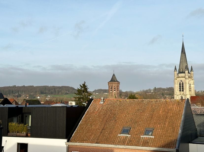 MOGELIJKHEID 6% BTW I.P.V. 21% BTW!! &lt;br /&gt;
&lt;br /&gt;
EXCLUSIEF, LUXUEUS PENTHOUSE MET 2 SLAAPKAMERS (82.9 m² bew. opp.) op de ZESDE / DAK verdieping met