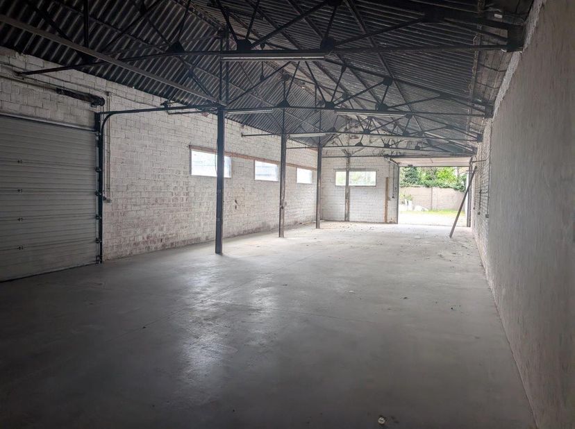 Bien professionnel à louer
                    à 8800 Roeselare