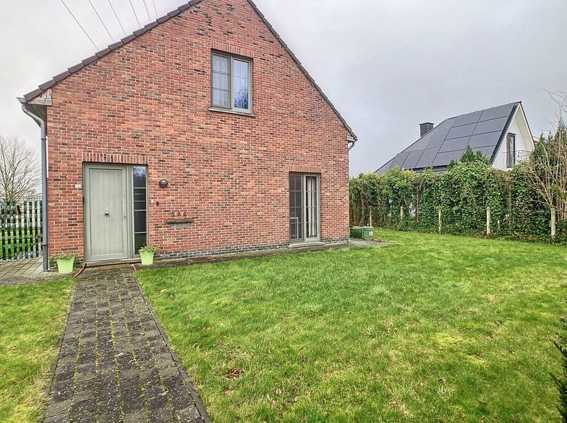 Een volledig gemeubelde studio te huur, enkel beschikbaar voor studenten of PhD-studenten!&lt;br /&gt;
De studio is voorzien van alles wat je nodig hebt voo
