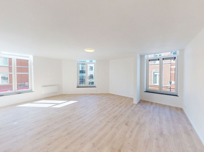 Antoine Immo a le plaisir de vous présenter ce charmant appartement 1 chambre situé au premier étage dune petite copropriété à Grivegnée. Offrant une