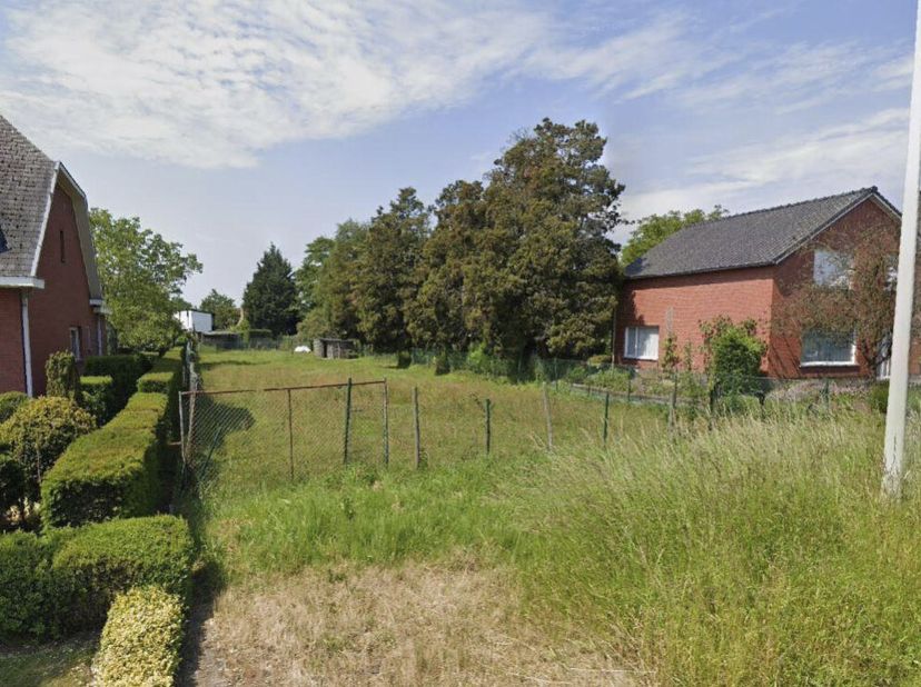 CENTRAAL GELEGEN PERCEEL BOUWGROND VOOR OPEN BEBOUWING &lt;br /&gt;
 &lt;br /&gt;
Dit perceel bouwgrond is gelegen kortbij het centrum van Sint-Antonius (Zoersel)