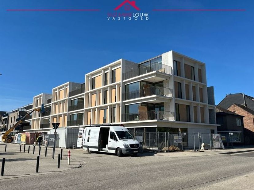 Stijlvol nieuwbouwappartement (app. A 31) op de derde verdieping in hedendaagse stijl in het centrum van Dilsen&lt;br /&gt;
Troeven&lt;br /&gt;
- E-peil max. 20 (