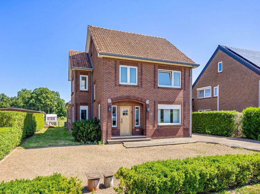 Maison à vendre
                    à 3680 Neeroeteren