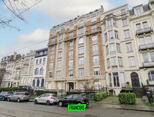                                         Penthouse te koop in Etterbeek, € 745.000
