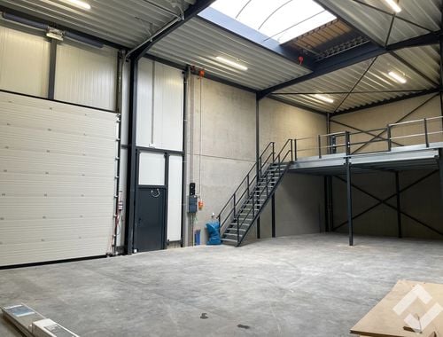                                         Bâtiment d’entreprise à louer à Hamont, € 975
