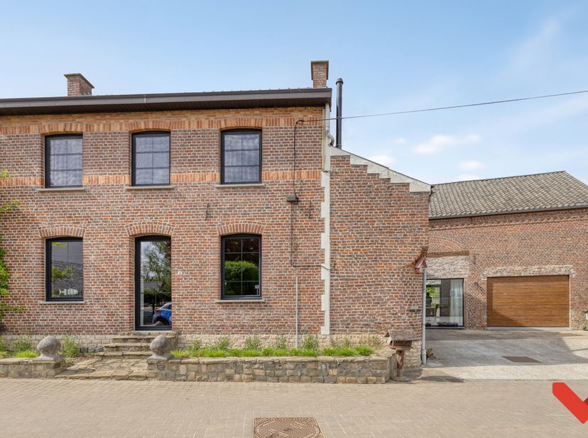 Vous recherchez de l&#039;espace, du caractère et du potentiel ? Cette propriété située à Persstraat 7 à Hoegaarden pourrait bien être ce que vous cherchez