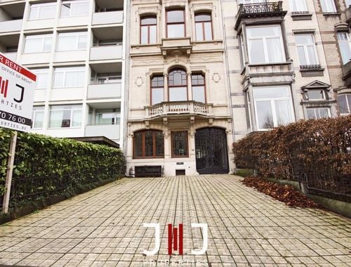                                         Kantoor te huur in Sint-Pieters-Woluwe, € 1.400
