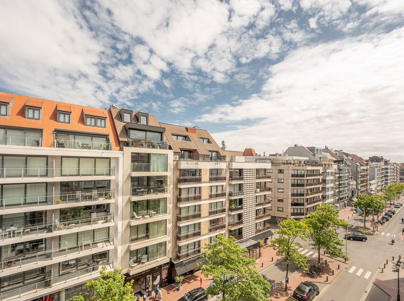 Appartement entièrement rénové et prêt à emménager avec 3 chambres dans un emplacement privilégié à Knokke&lt;br /&gt;
Découvrez cet appartement rénové avec