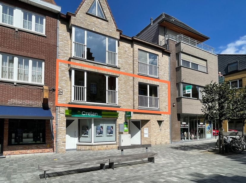 Heeft u meer vragen of interesse in deze opportuniteit, contacteer Daan Seys op 0491/06.97.30 Dit fantastisch appartement is gelegen in de Generaal Ba