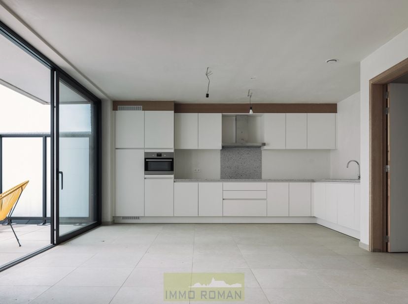 Situé au cœur d&#039;Avelgem, cet élégant appartement de plain-pied nouvellement construit dans la « Residentie Meersenzicht » offre tout ce dont vous avez