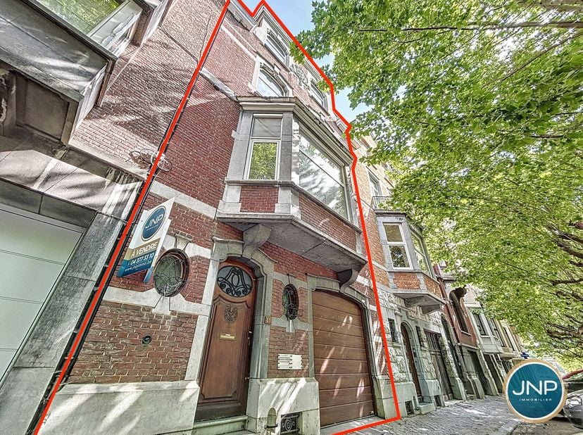 JNP immobilier a le plaisir de vous présenter cette superbe maison de maître, située dans l&#039;un des quartiers les plus prisés de Liège et à proximité d