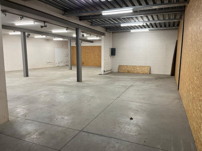 Bedrijfsvastgoed te huur
                    in 7000 Ciply