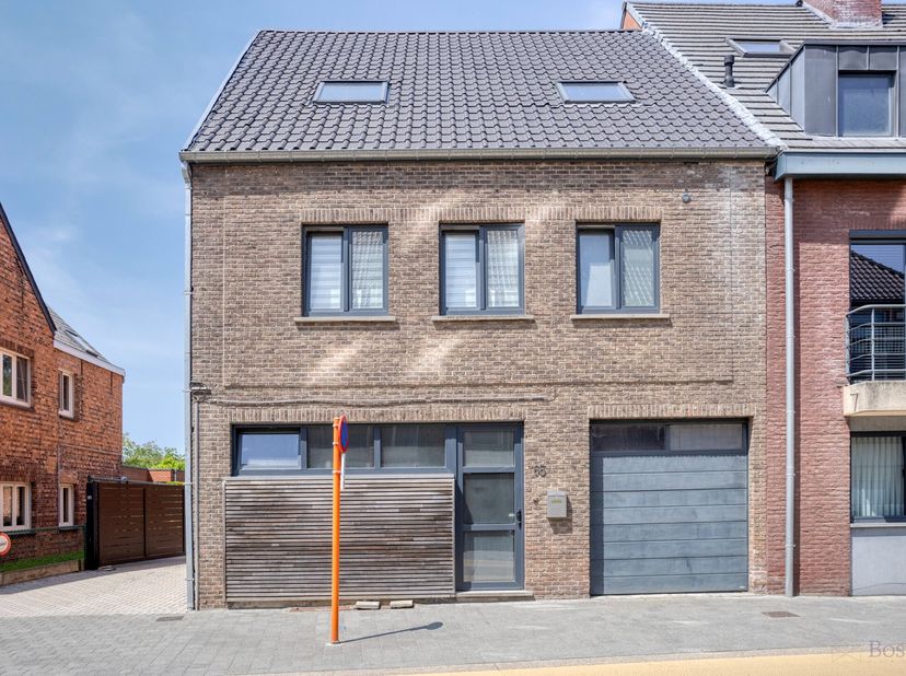 Gezinswoning met 3 slaapkamers te koop in Tessenderlo centrum&lt;br /&gt;
&lt;br /&gt;
De halfopen woning in de Neerstraat 65 is gelegen in het centrum van Tessen