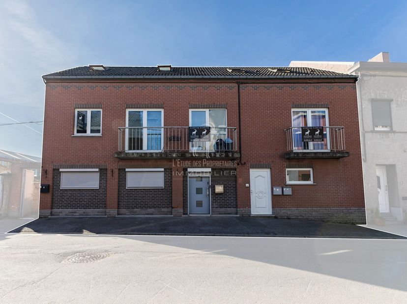 Mooi opbrengsteigendom met 3 units te koop in Gilly&lt;br /&gt;
Referentie van het kantoor: V6031-1709&lt;br /&gt;
Virtuele rondleiding: https://immo360.immo-faci