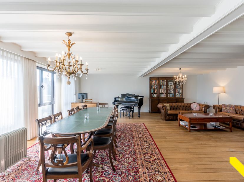 Exclusief appartement (158 m²) met 3 slaapkamers op topligging!&lt;br /&gt;
Dit uniek appartement is gelegen op 50 meter van de markt van Geel en op wandela