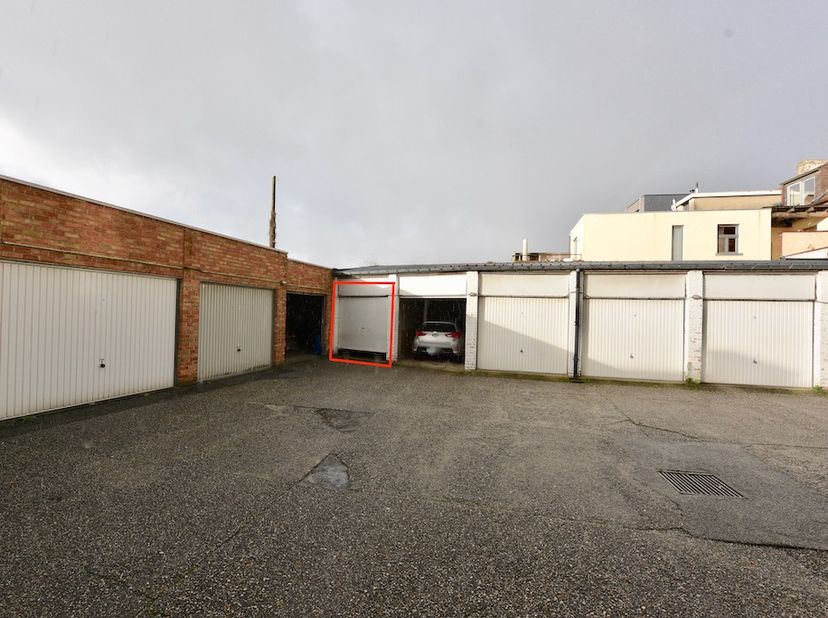 Garage à louer
                    à 9900 Eeklo