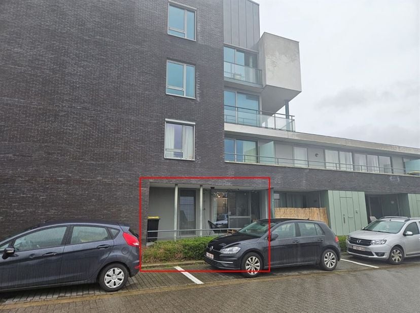 Schitterend gelegen recent appartement op de gelijkvloerse verdieping aan het Wildemanspark.&lt;br /&gt;
Het appartement beschikt over een inkomhal met vest