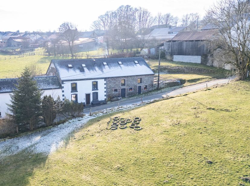 EASYHOME vous propose cette magnifique opportunité, idéale pour un investissement rentable, une maison familiale ou un projet immobilier grâce à ses d