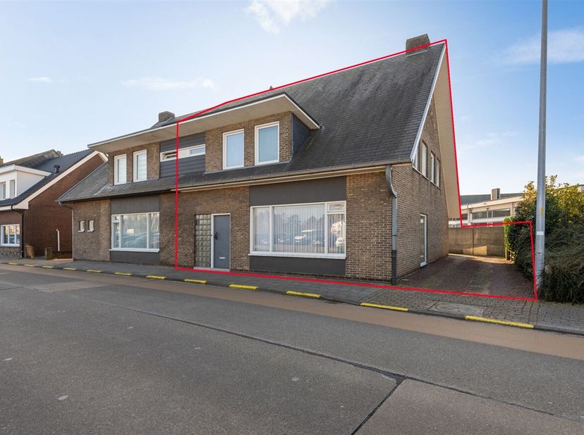 Maison à vendre
                    à 2400 Mol