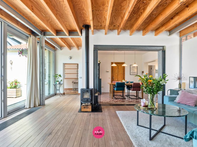Karakteristieke, instapklare woning vlakbij Maastricht!&lt;br /&gt;
Deze charmante woning vol authentieke elementen bevindt zich in Veldwezelt, een deelgeme