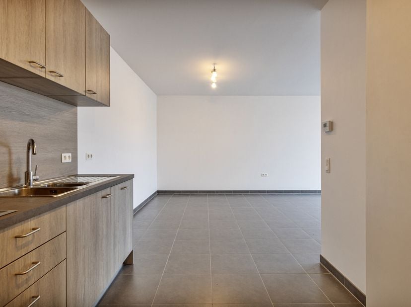 Aucun système de TVA ne s&#039;applique, seuls les droits de vente (2% ou 12%) s&#039;appliquent.&lt;br /&gt;
Pourquoi choisir cet appartement assisté (52 m² + terras