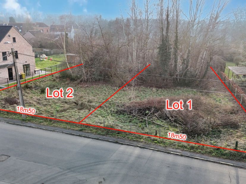 KOOPOPTIE - verkoop in afhandeling&lt;br /&gt;
Bouwgrond van 10 are 62 ca voor open bebouwing met zuid-west oriëntatie.&lt;br /&gt;
Zeer goede verkeersverbindinge