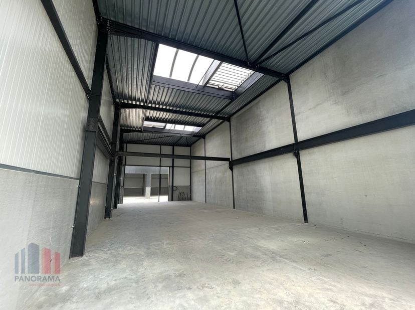 Bien professionnel à vendre
                    à 8460 Roksem