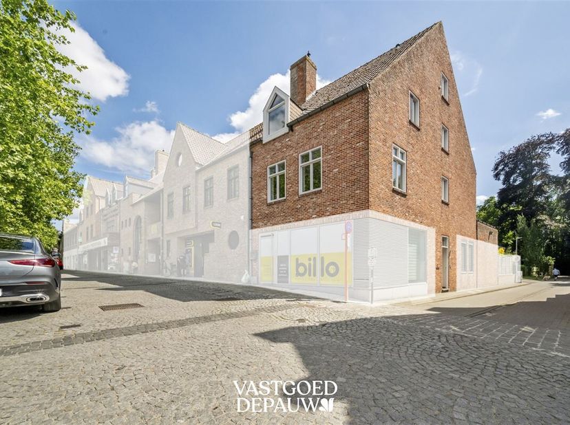 Cet appartement au rez-de-chaussée, prêt à l&#039;emploi, bénéficie d&#039;un emplacement idéal sur la place du marché de Zwevezele, à distance de marche du sup