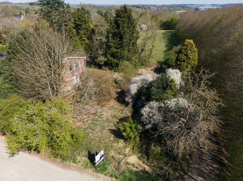 Op een toplocatie in Diependaal, Herent, bieden we deze ruime bouwgrond aan.&lt;br /&gt;
Het perceel heeft een oppervlakte van 11 are 48 centiare, met een s