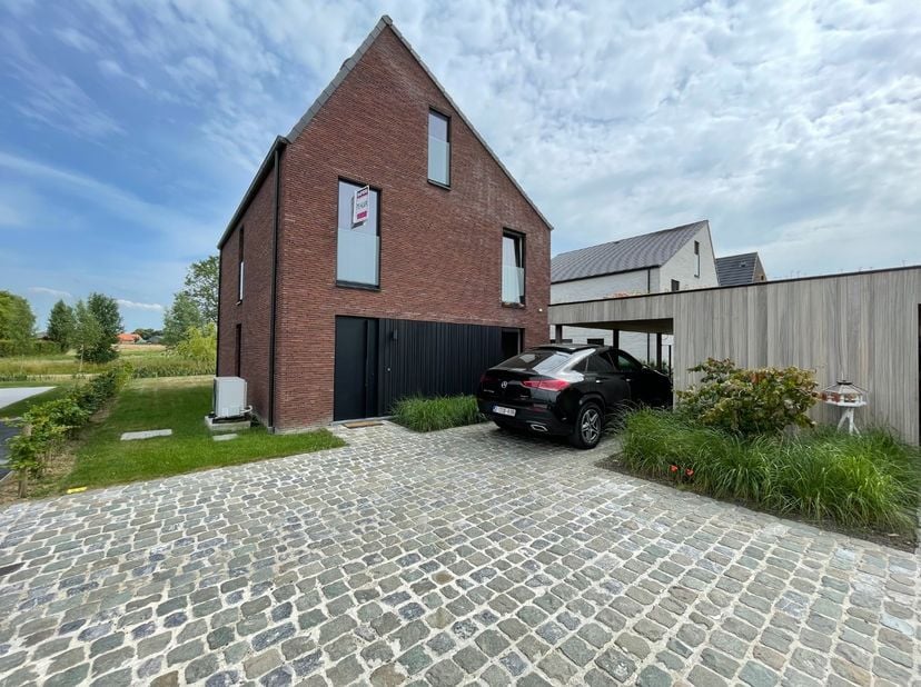 Maison à louer
                    à 8800 Beveren