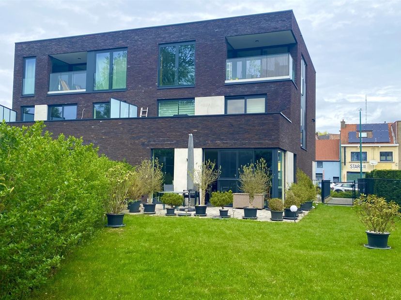 Appartement moderne et lumineux au rez-de-chaussée  Idéalement situé entre Bruxelles et Louvain&lt;br /&gt;
Découvrez cet appartement récent et élégant situ