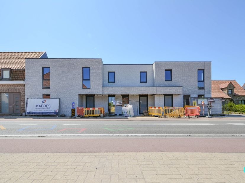 Op deze kleinschalige nieuwe verkaveling zijn momenteel drie nieuwbouw woningen in opbouw met zuid georiënteerde tuin en carport. Het betreft hier een