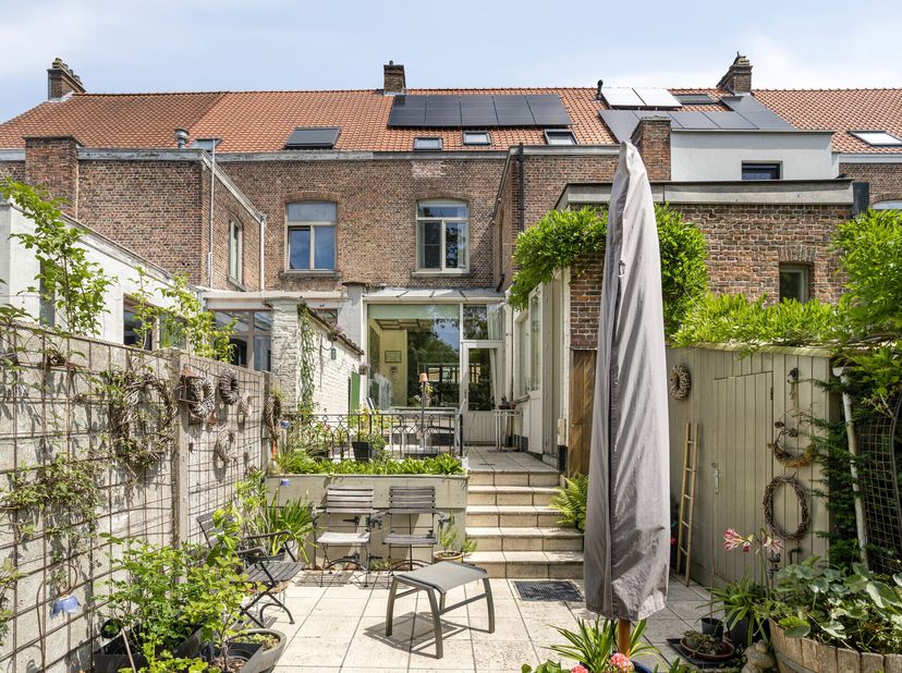 Kom deze woning ontdekken op de bezoekdag op 02/07 en 05/07! De vermelde prijs is een instelprijs. Neem contact op met de dossierverantwoordelijke voo