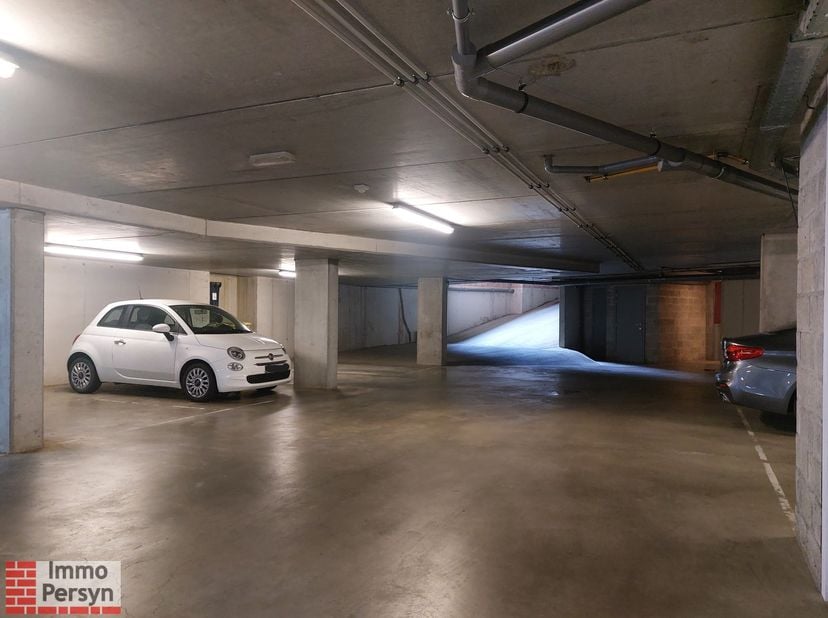 Garage à vendre
                    à 3390 Tielt