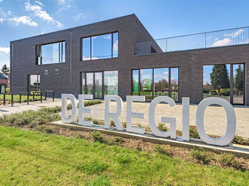 Te huur : kantoorruimte in businesscenter &#039;&#039; De Regio &#039;&#039; op een commerciëel zeer gunstig gelegen plaats.&lt;br /&gt;
Deze kantoorruimte bevindt zich in een