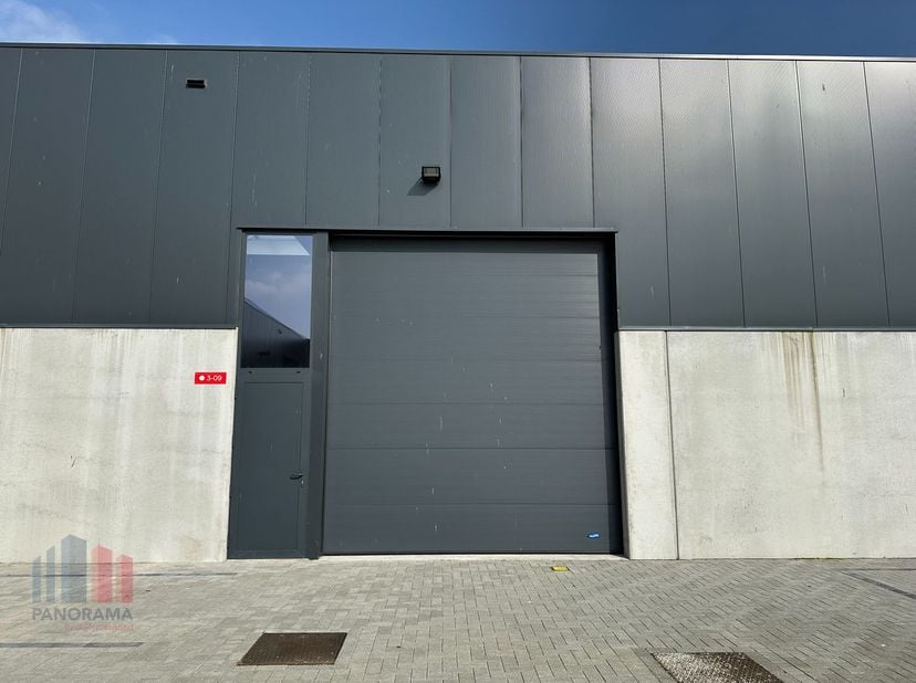 Nieuwbouw KMO-unit met een oppervlakte van 320 m² en 4 privatieve parkeerplaatsen te koop nabij de Gauwelstraat met een vlotte verbinding naar de E17