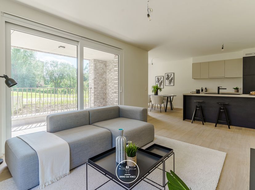GENIET NU VAN HET VOORDELIGE 6% BTW TARIEF *VERLENGD TOT EIND JUNI 2025&lt;br /&gt;
BINNENKORT OPLEVERING&lt;br /&gt;
Ligging en omgeving:&lt;br /&gt;
In hartje Gavere