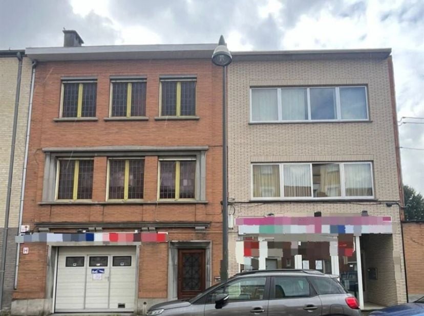 ANDERLECHT / PRINCE DE LIEGE : complexe immobilier : double immeuble mixte (commerce, ateliers et habitation) : le rez-de-chaussée sera libre à l&#039;acte