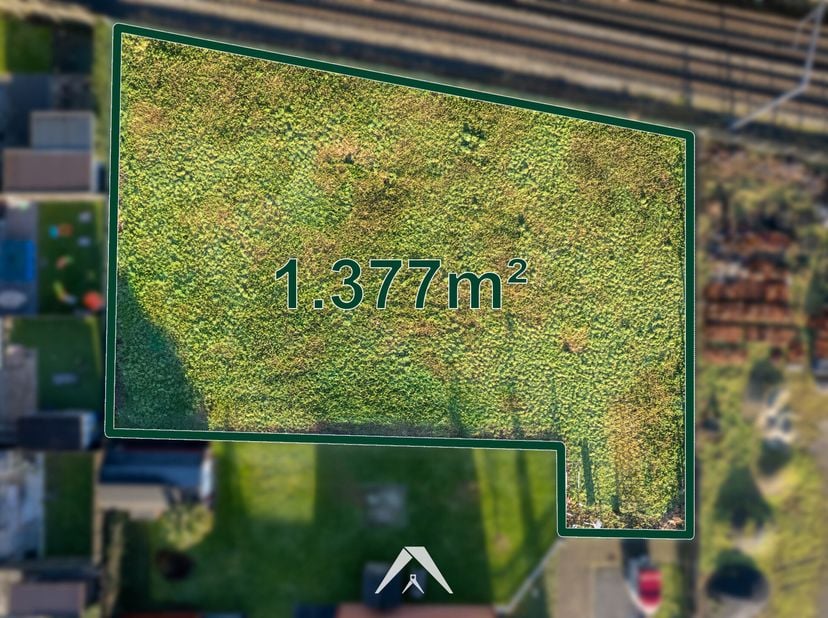 Bouw uw droomvilla in een rustige, residentiële wijk&lt;br /&gt;
Deze ruime bouwgrond van 1377 m² biedt u een unieke kans om uw woondroom waar te maken in e