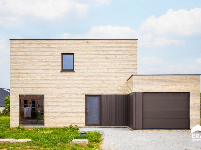 [[ CE BIEN PARTICIPE À LA JOURNÉE MAISONS OUVERTES ERA LE 15/3 DE 11:00 À 12:00 ]]&lt;br /&gt;
Ce bien participe à la Journée Maisons Ouvertes ERA. Visitabl