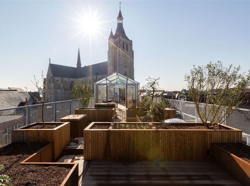 Ontdek de perfecte handelsruimte in het hart van Mechelen!&lt;br /&gt;
Bent u op zoek naar een ideale locatie voor uw bedrijf? Deze handelsruimte van 63,5 m