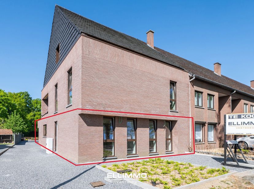 Wens je graag een bezoek aan dit pand? Neem contact op met Sara via 0494362164 of sara@ellimmo.be&lt;br /&gt;
Ruim comfortabel nieuwbouwappartement met 2 sl