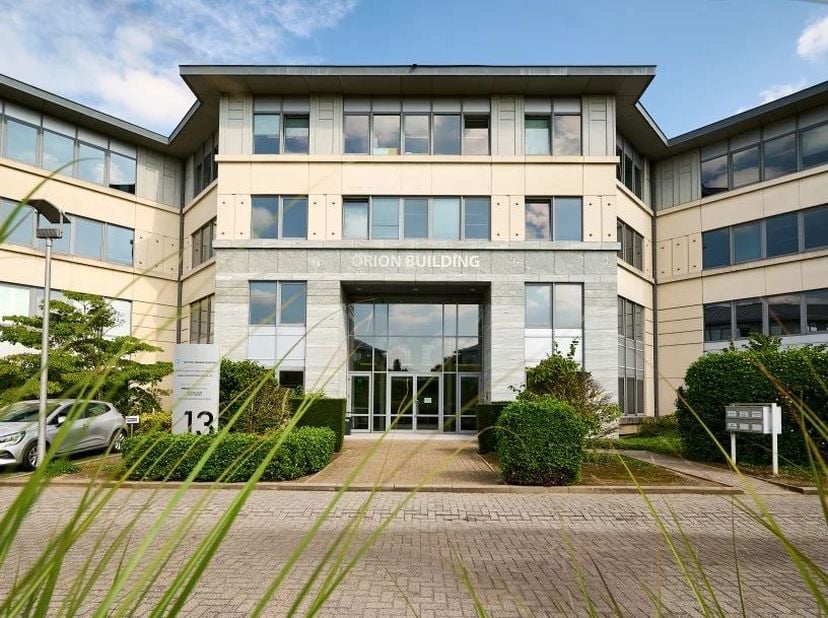 INVESTERINGSOPPORTUNITEIT! Deels verhuurde kantoren met een oppervlakte van 5.605 m² te koop met een bruto rendement van 10,44%.&lt;br /&gt;
&lt;br /&gt;
Uitsteke