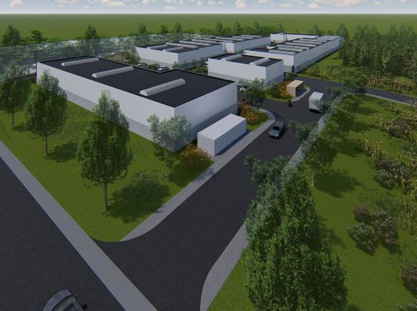 Dit industriële pand, gelegen nabij de E42/E411 kruising, geniet van gunstige toegang tot nationaal en internationaal transport. &lt;br /&gt;
&lt;br /&gt;
 Met de