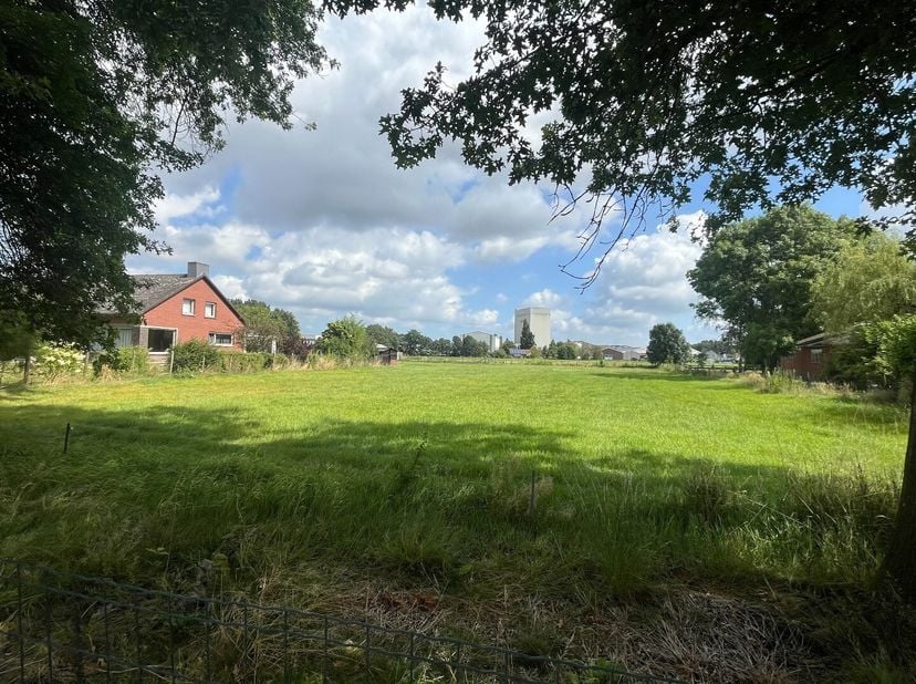 Bouwgrond te koop op 1203 m² in Wielsbeke!&lt;br /&gt;
Mogelijkheid tot het bouwen van een koppelwoning.