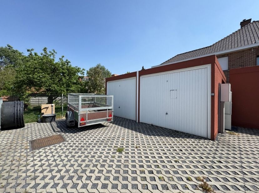 Garage à vendre
                    à 8531 Bavikhove