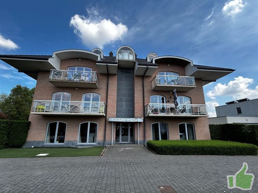 Spacieux appartement au rez-de-chaussée avec 2 chambres, terrasse et emplacement de parking. Dans un quartier calme de Dottignies. &lt;br /&gt;
Composition: