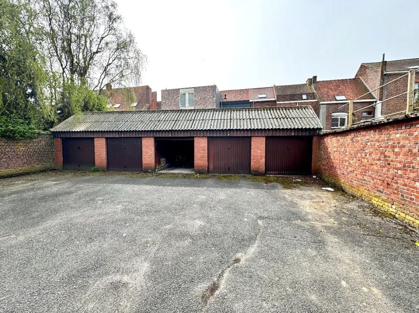 Garage à vendre
                    à 8900 Ieper