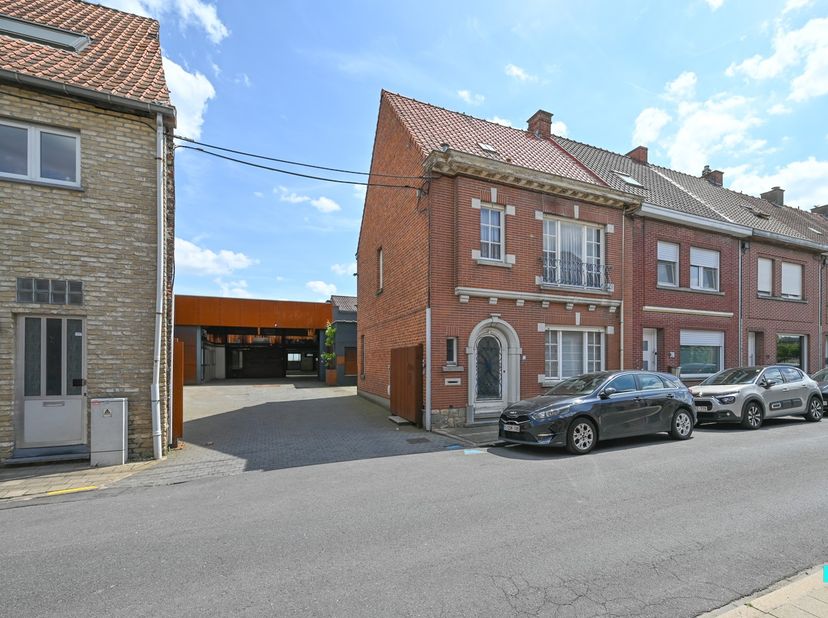 Bien professionnel à vendre
                    à 8870 Izegem